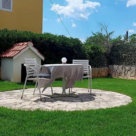 Apartman Pear - *