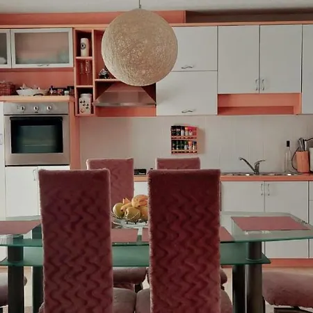 Apartman Pear - *